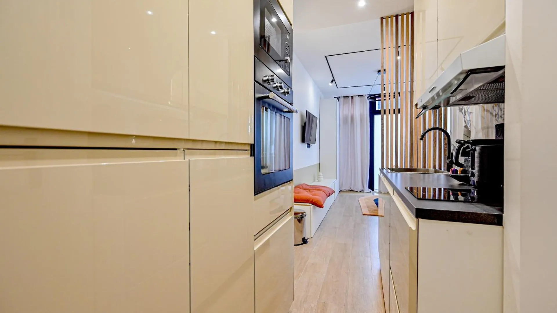 Relax In A Stylish Flat In Montmartre Appartement Parijs 0*,