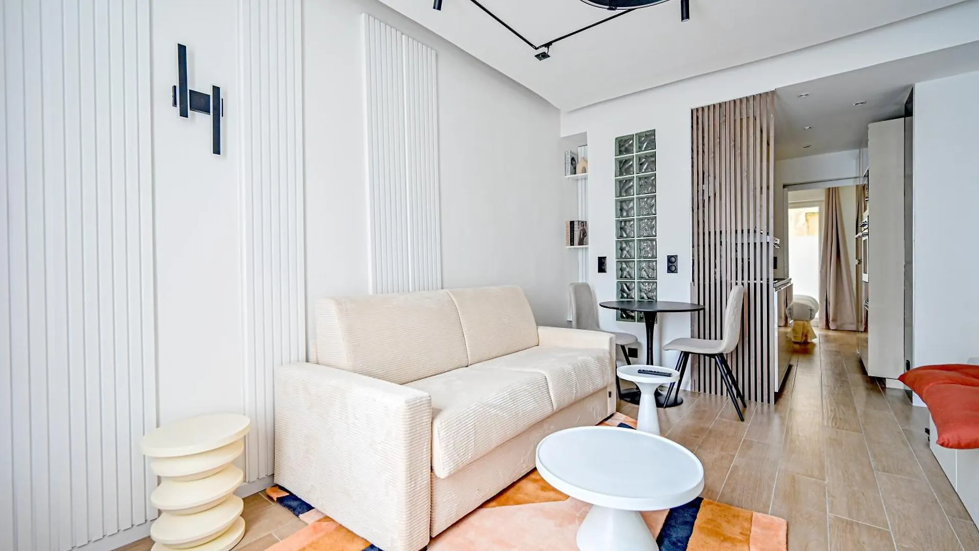 Relax In A Stylish Flat In Montmartre Appartement Parijs